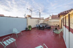 شقة للبيع من 5 غرف في مدينة بيربينيان