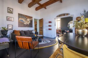 شقة للبيع من 5 غرف في مدينة بيربينيان