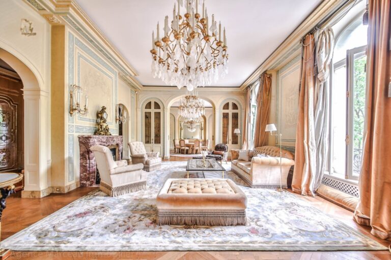 4-Bedroom Apartment with Balcony & Staff Studio | Paris 16ème