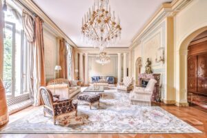 4-Bedroom Apartment with Balcony & Staff Studio Paris 16ème