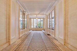 Luxury 3-Bedroom Top-Floor Apartment for Sale Paris 8 Saint Philippe du-Roule (10)