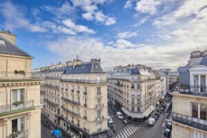 Luxury 3-Bedroom Top-Floor Apartment for Sale Paris 8 Saint Philippe du-Roule (10)