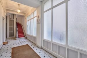 Luxury 3-Bedroom Top-Floor Apartment for Sale Paris 8 Saint Philippe du-Roule (10)
